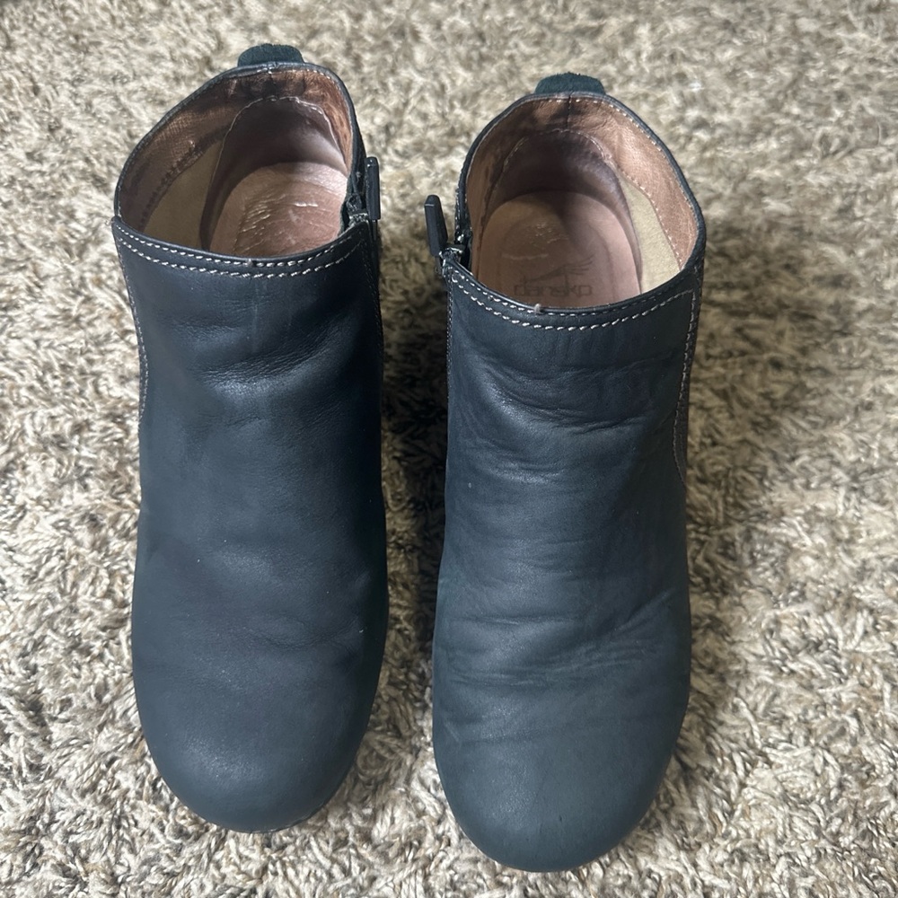 Dansko Susan Black Leather Wedge Booties size 38